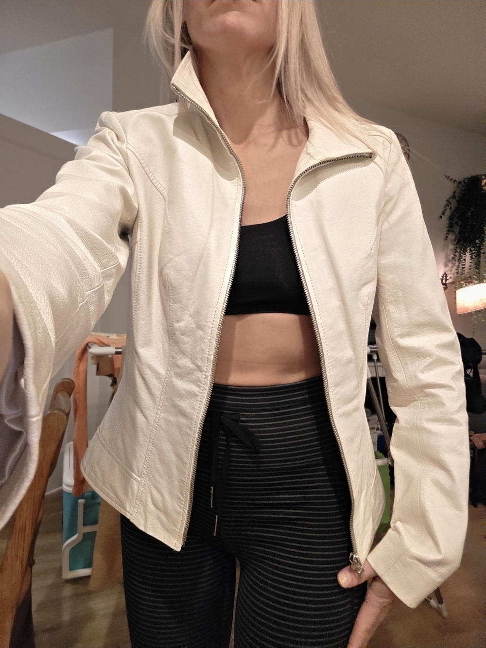 Danier Cream/White Zip-Front Leather Jacket
